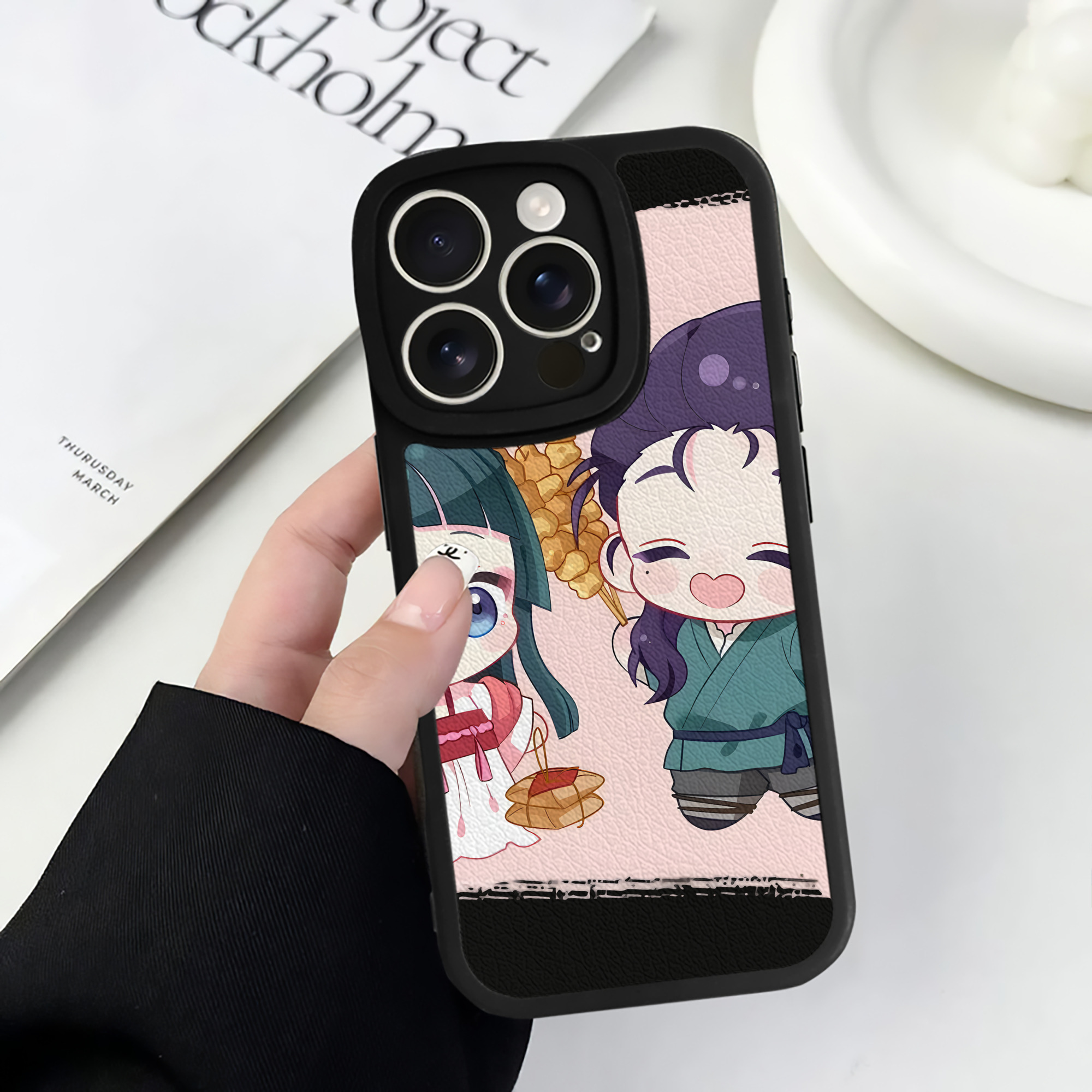 （画像用） 薬屋のひとりごと The Apothecary Diaries 【iPhone 16シリーズ対応】シリコンスマホケース（レザー調） 材質：シリコン